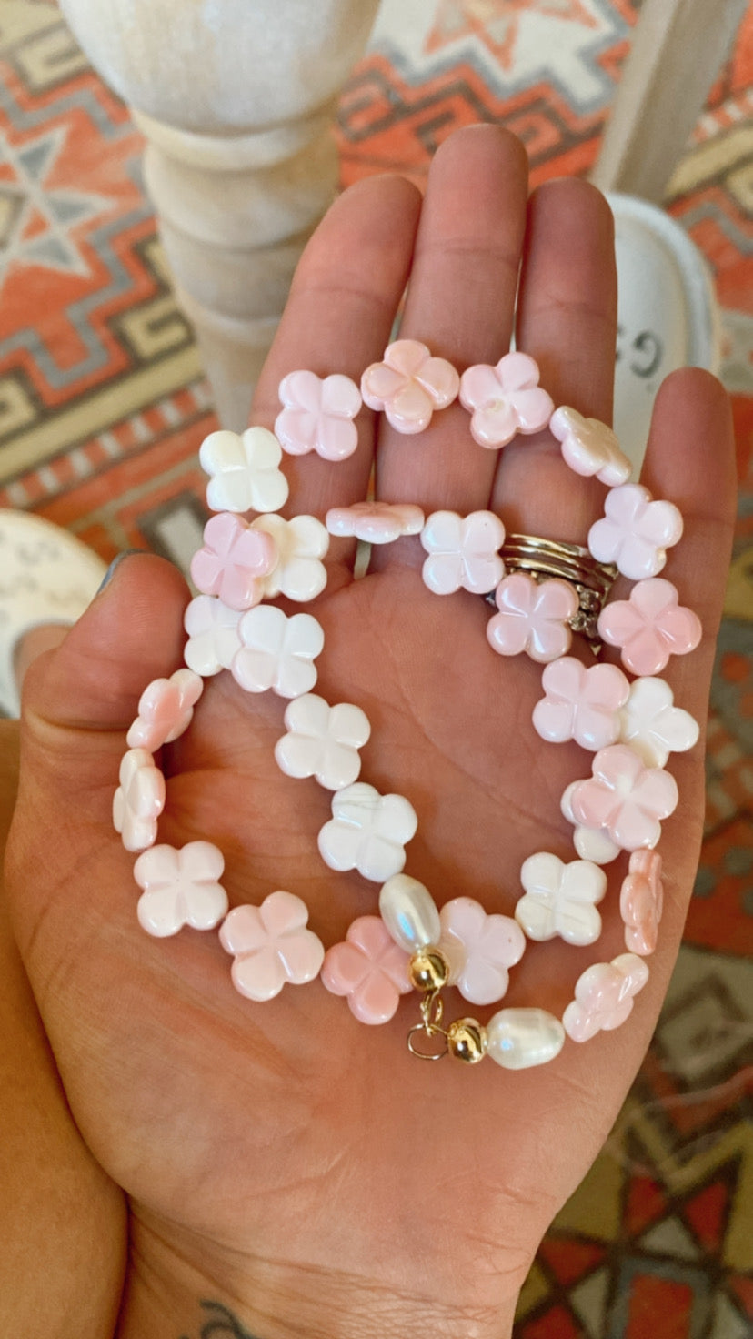 Pink Conch Floral necklace